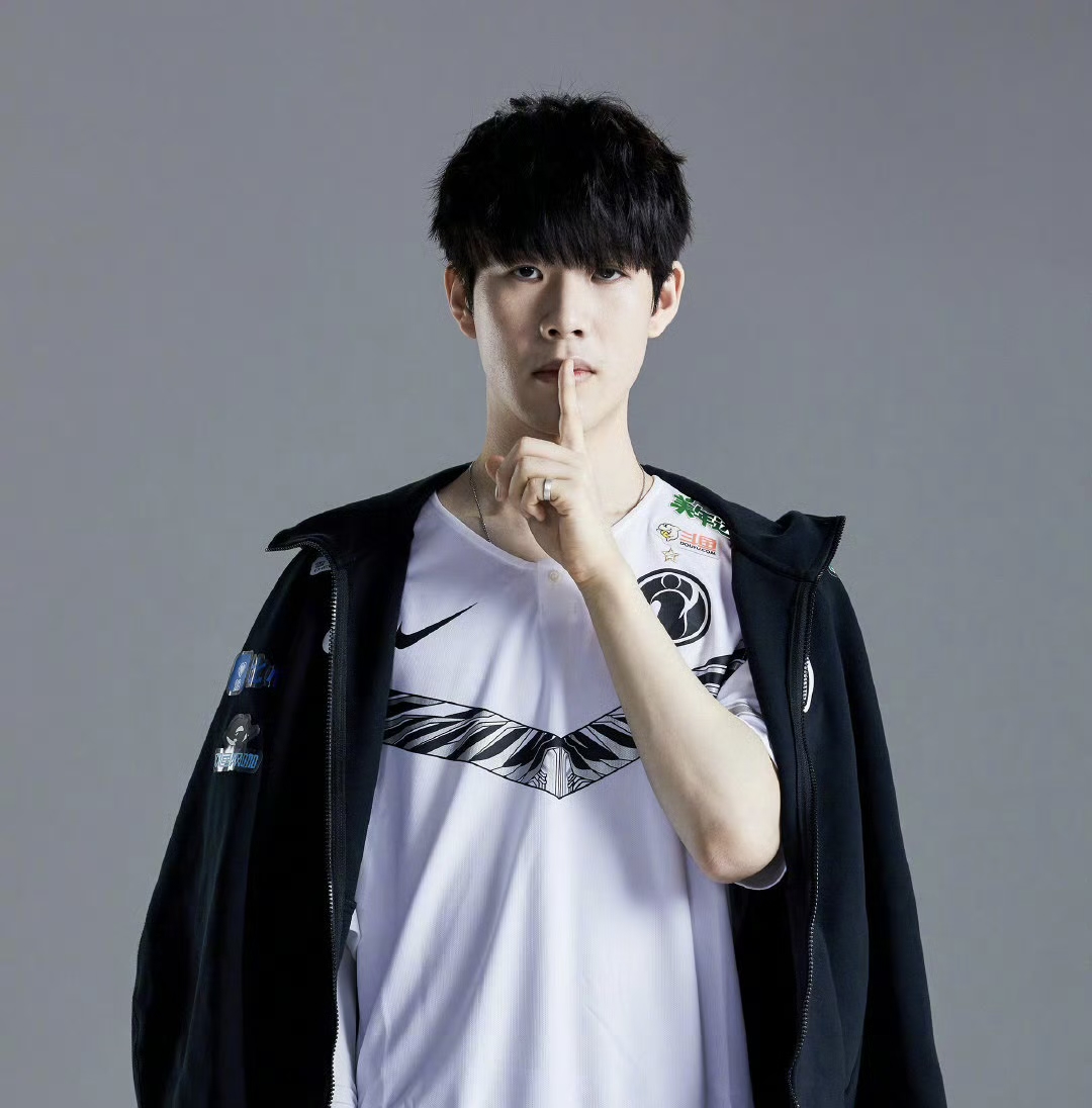 攻守平衡的 攻守平衡的