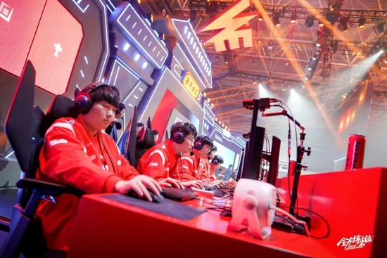 也展示了球 也展示了球